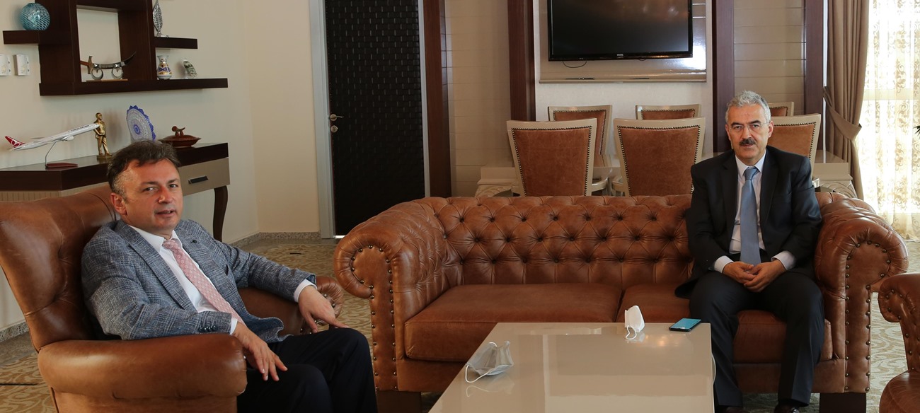 Vali Erol Ayyıldız Üniversitemiz Rektörü Prof. Dr. Kemal Şenocak’a İade-i Ziyarette Bulundu