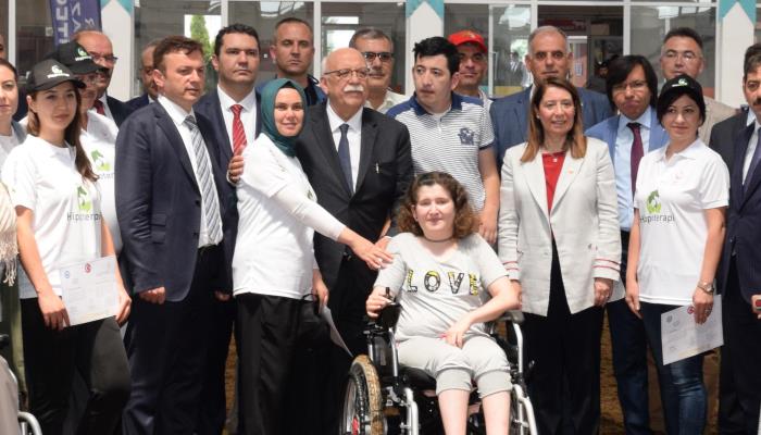 ESOGÜ'de Atlı Terapi Temel Eğitimi Sertifika Töreni Gerçekleşti