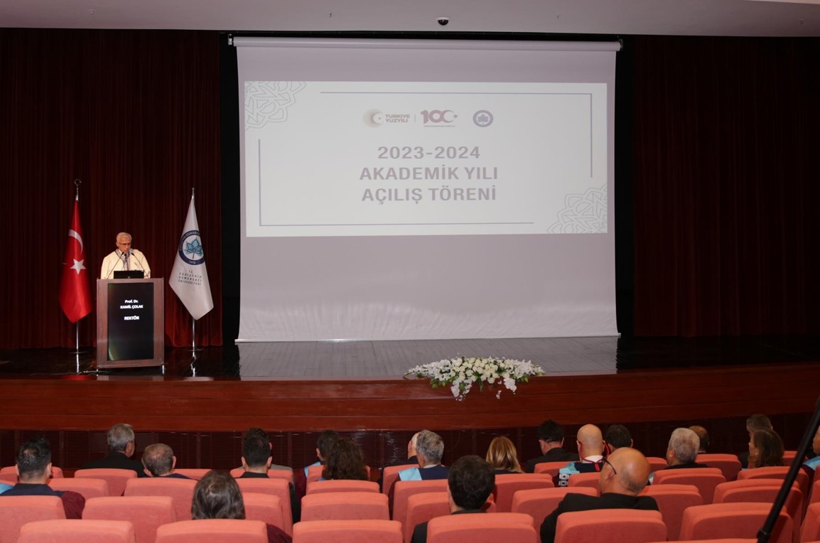 Üniversitemizde 2023-2024 Akademik Yılı Törenle Açıldı