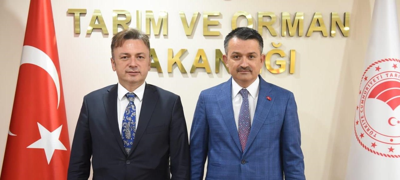 Üniversitemiz Rektörü Prof. Dr. Kemal Şenocak Tarım ve Orman Bakanı Bekir Pakdemirli'yi Makamında Ziyaret Etti