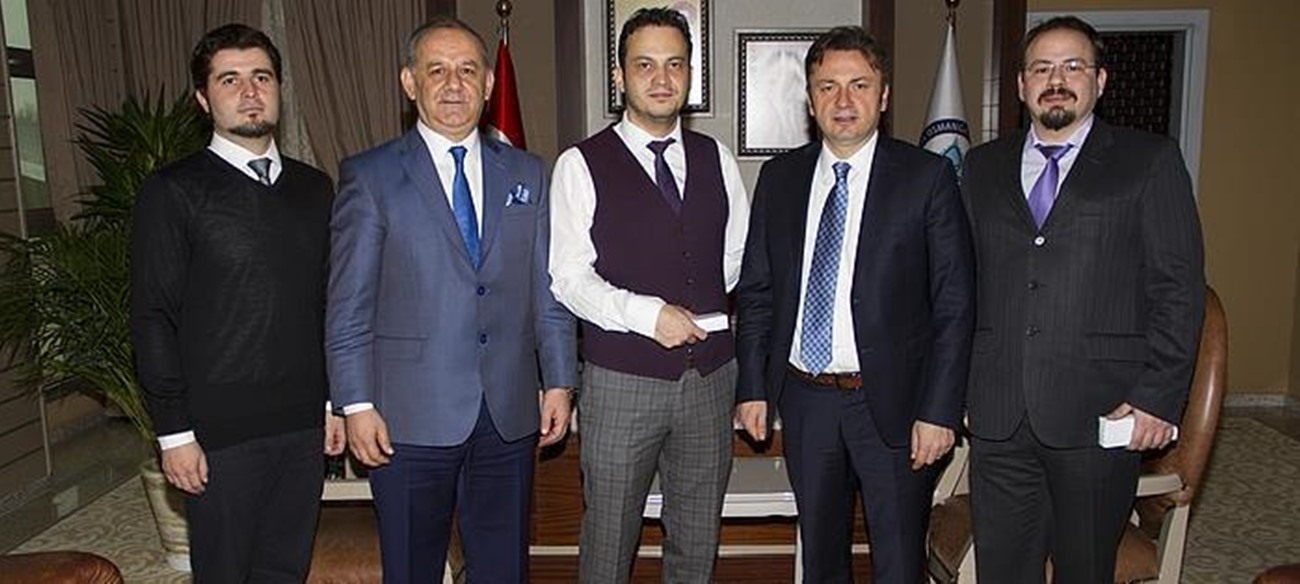 Üniversitemiz Rektörü Prof. Dr. Kemal Şenocak Tıp Fakültesi'nden Genç Akademisyenleri Makamında Kabul Etti