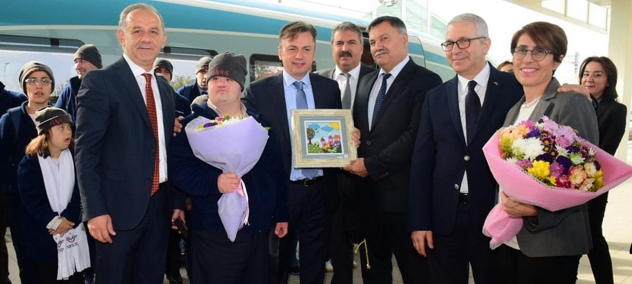 Üniversitemiz Rektörü Prof. Dr. Kemal Şenocak Özel Gereksinimli Öğrencilerle Buluştu