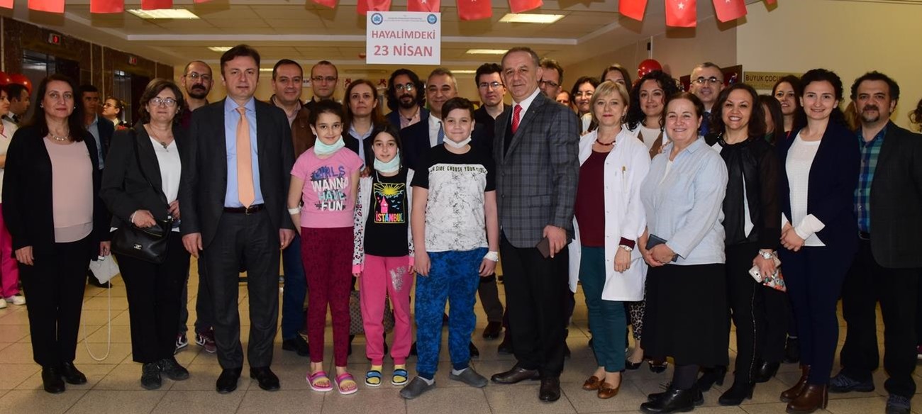 23 Nisan Coşkusu Üniversitemiz Hastanesi’nde de Yaşandı 