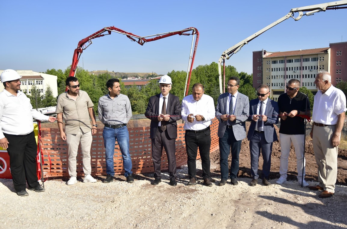 Üniversitemiz Merkezi Mutfak Binasının Temeli Törenle Atıldı