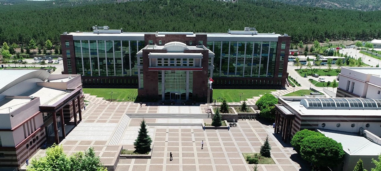 Üniversitemiz Yönetiminden Sağlık Çalışanlarına Teşekkür