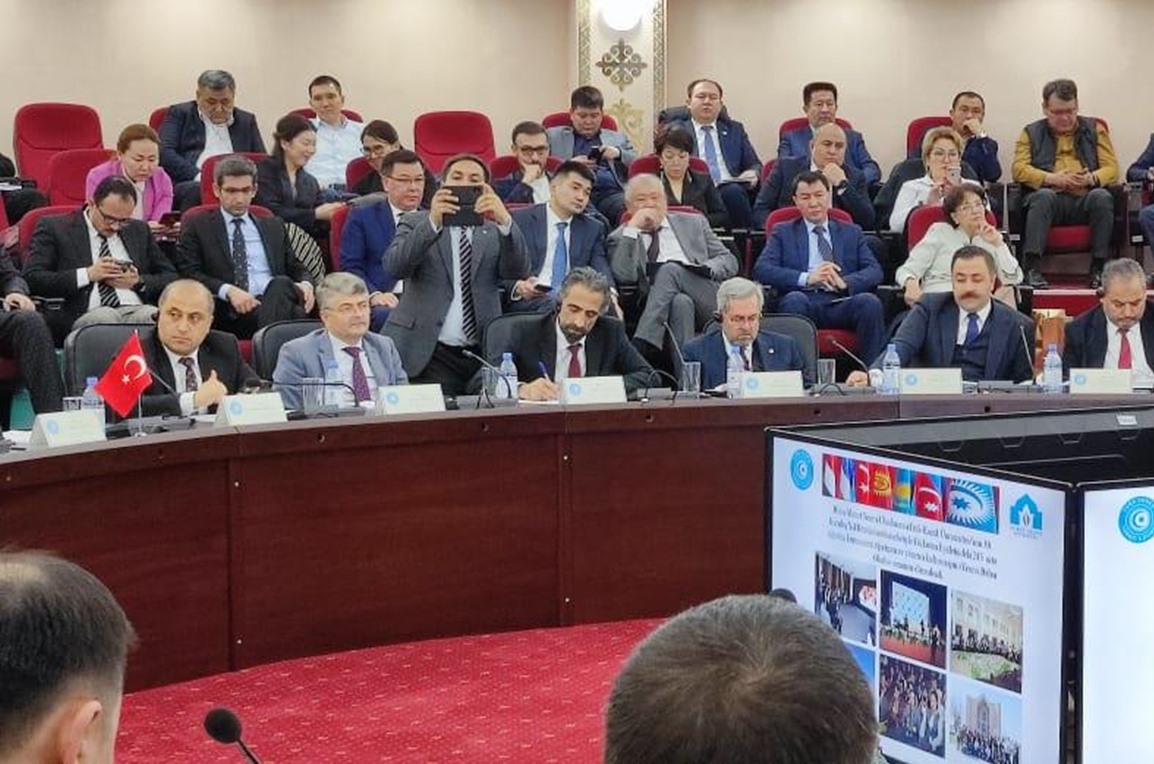 Eskişehir Osmangazi Üniversitesi Türk Üniversiteler Birliği 6. Genel Kurulu'nda