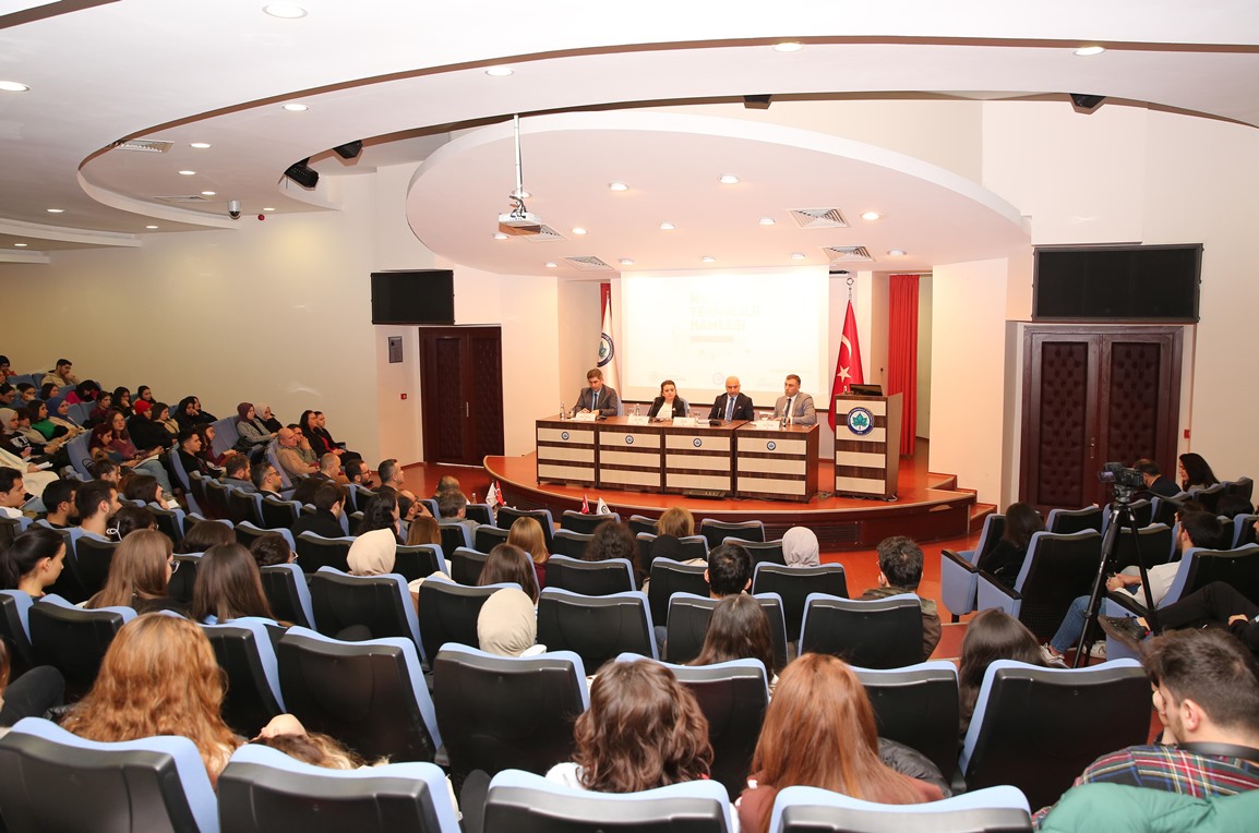 ESOGÜ’de Milli Teknoloji Hamlesi’nin Eskişehir Paneli Düzenlendi