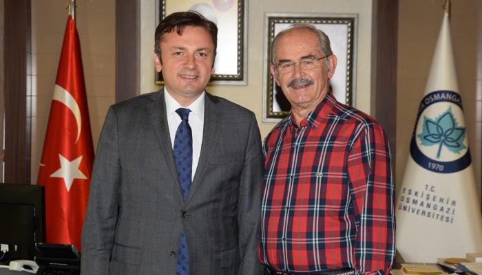 Eskişehir Büyükşehir Belediyesi Başkanı Yılmaz Büyükerşen Üniversitemiz Rektörü Prof. Dr. Kemal Şenocak'ı Makamında Ziyaret Etti
