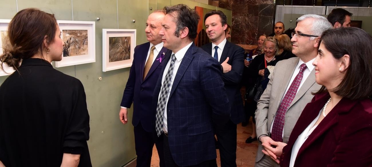 “Seçki” Başlıklı Sanat ve Tasarım Fakültesi Öğretim Elemanları Sergisi Üniversitemiz Sanat Galerisi'nde Açıldı