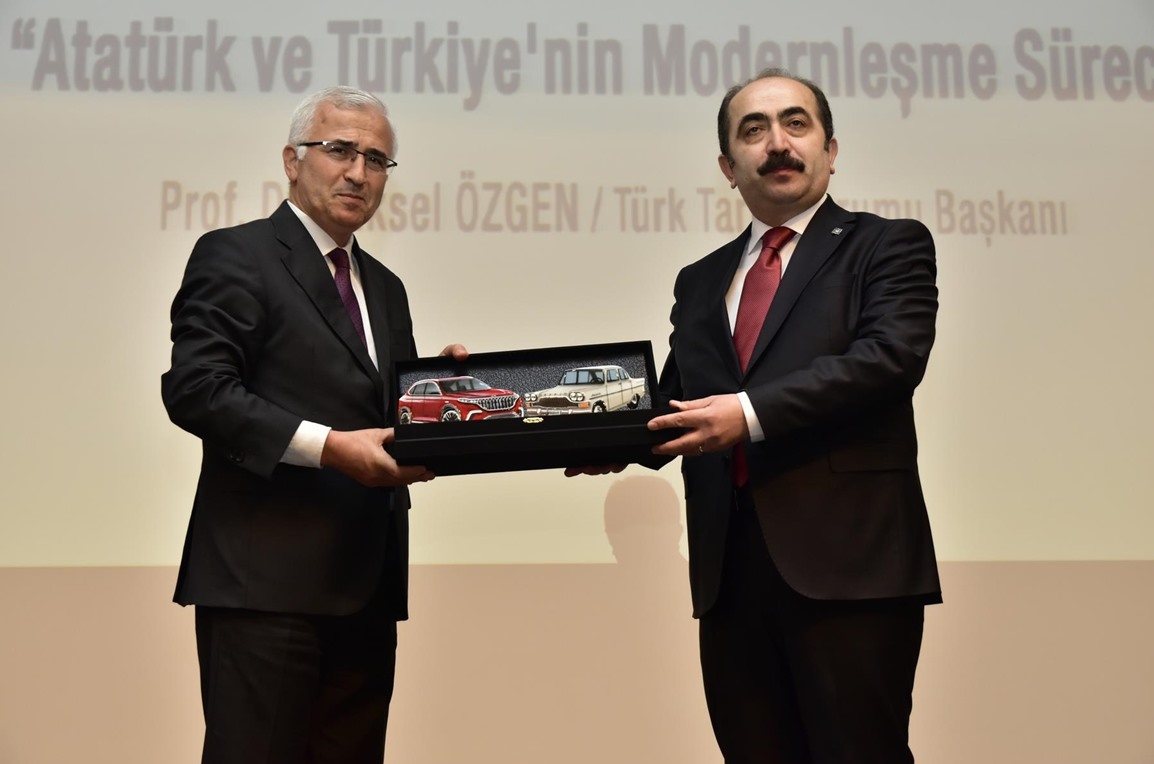 Türk Tarih Kurumu Başkanı Prof. Dr. Yüksel Özgen Üniversitemizde Öğrenci ve Akademisyenlerle Buluştu