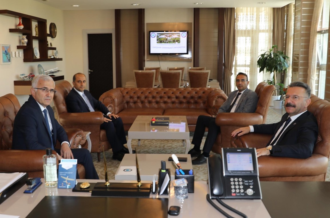 Eskişehir Valisi Hüseyin Aksoy’dan Rektör Prof. Dr. Kamil Çolak’a İadeiziyaret