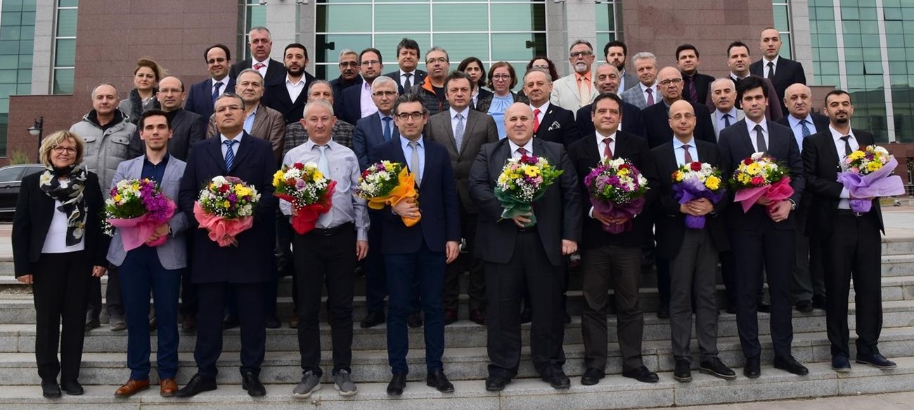 Üniversitemiz Akademik Performansı Yüksek Personelini Onurlandırıyor