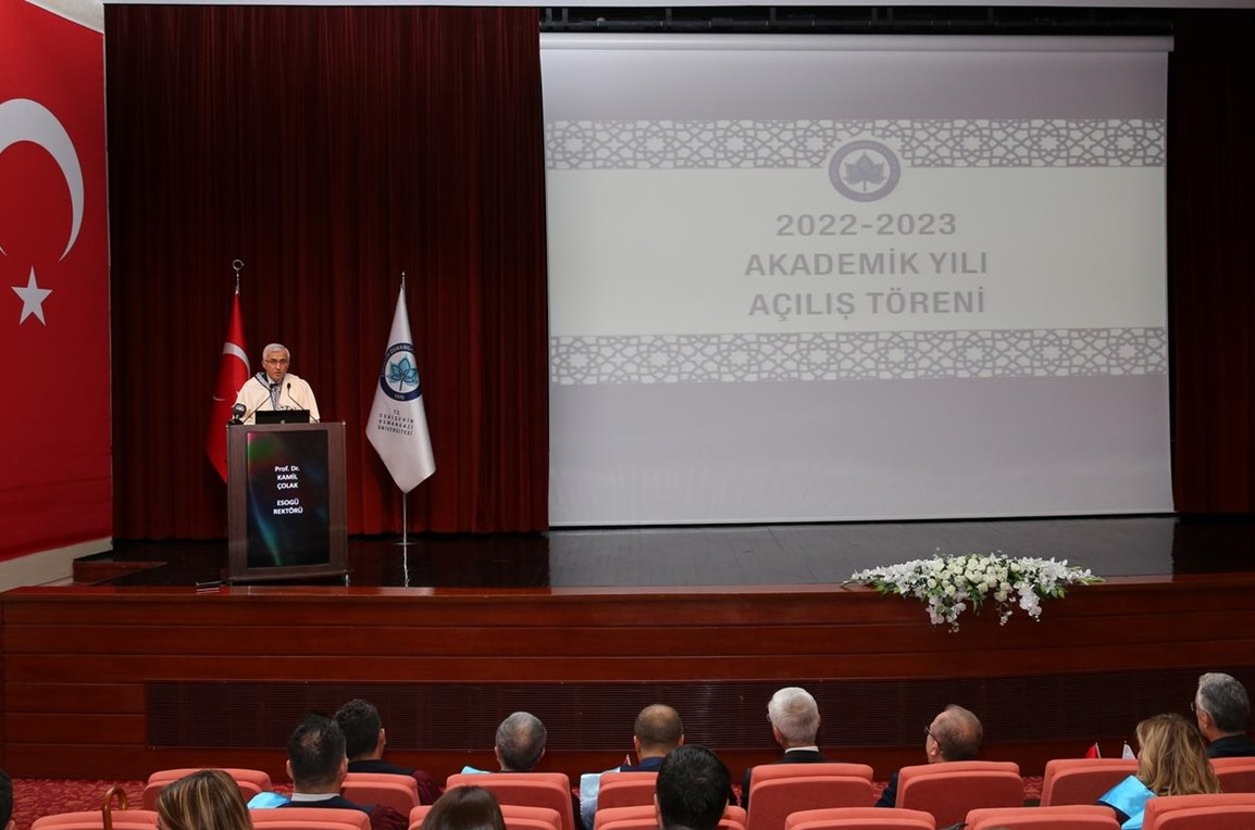 Üniversitemizde 2022-2023 Akademik Yılı Törenle Açıldı
