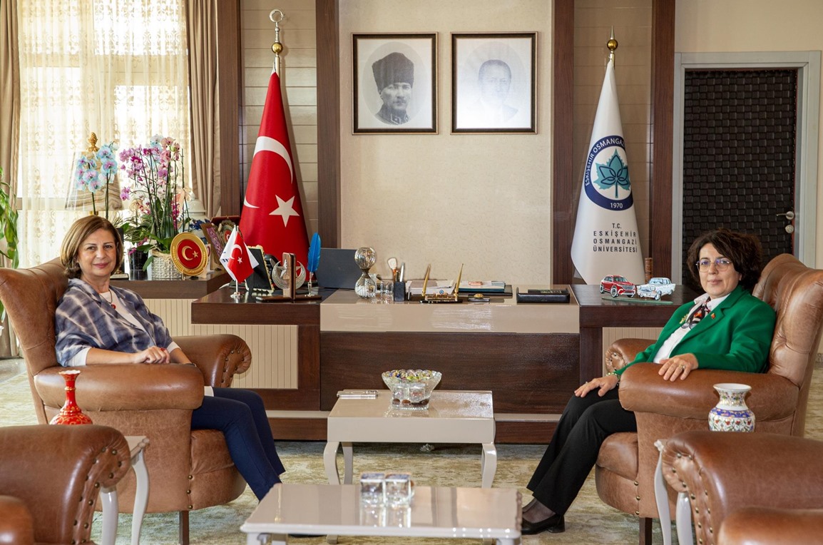 Eskişehir Büyükşehir Belediye Başkanı Ayşe Ünlüce’den Rektör Prof. Dr. Emine Gümüşsoy’a Ziyaret 