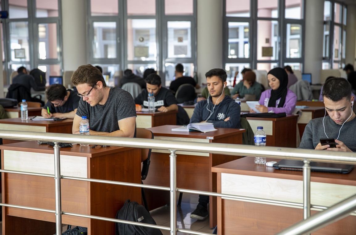 Kütüphanemiz Basılı Yayın Sayısını Artırıyor