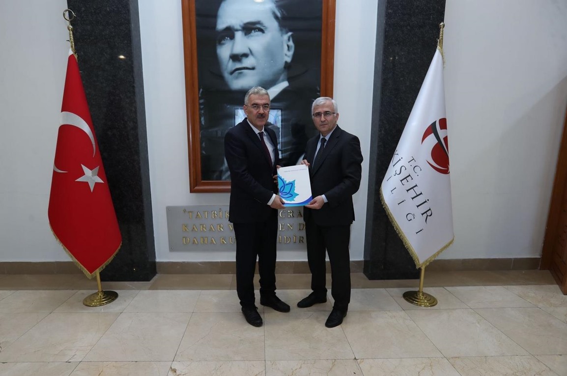 Üniversitemizden AFAD’ın Evim Yuvan Olsun Kampanyasına Bağış