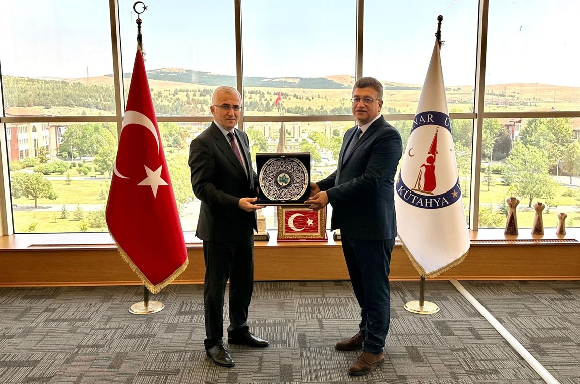Rektör Prof. Dr. Kamil Çolak’tan Kütahya Dumlupınar Üniversitesi Rektörü Prof. Dr. Süleyman Kızıltoprak’a Hayırlı Olsun Ziyareti