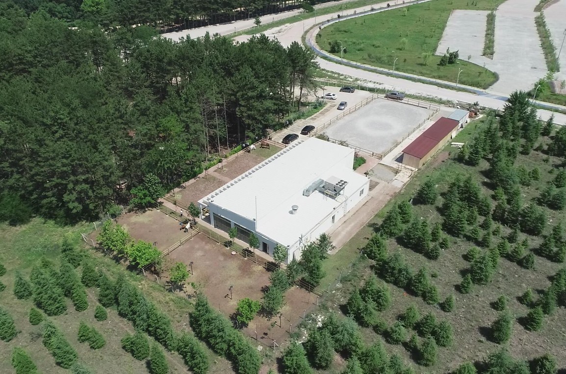 Mahmudiye Hippoterapi Uygulama ve Araştırma Merkezine Gönüllü Evi 