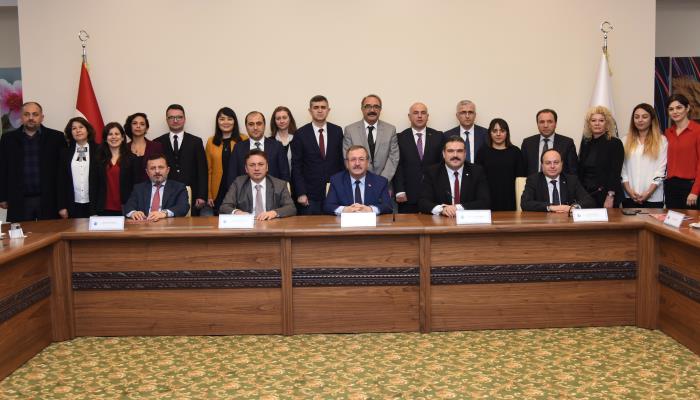 Üniversitemiz Rektörü Prof. Dr. Kemal Şenocak "Kocatepe Staj Konsorsiyum İmza Töreni"ne katıldı