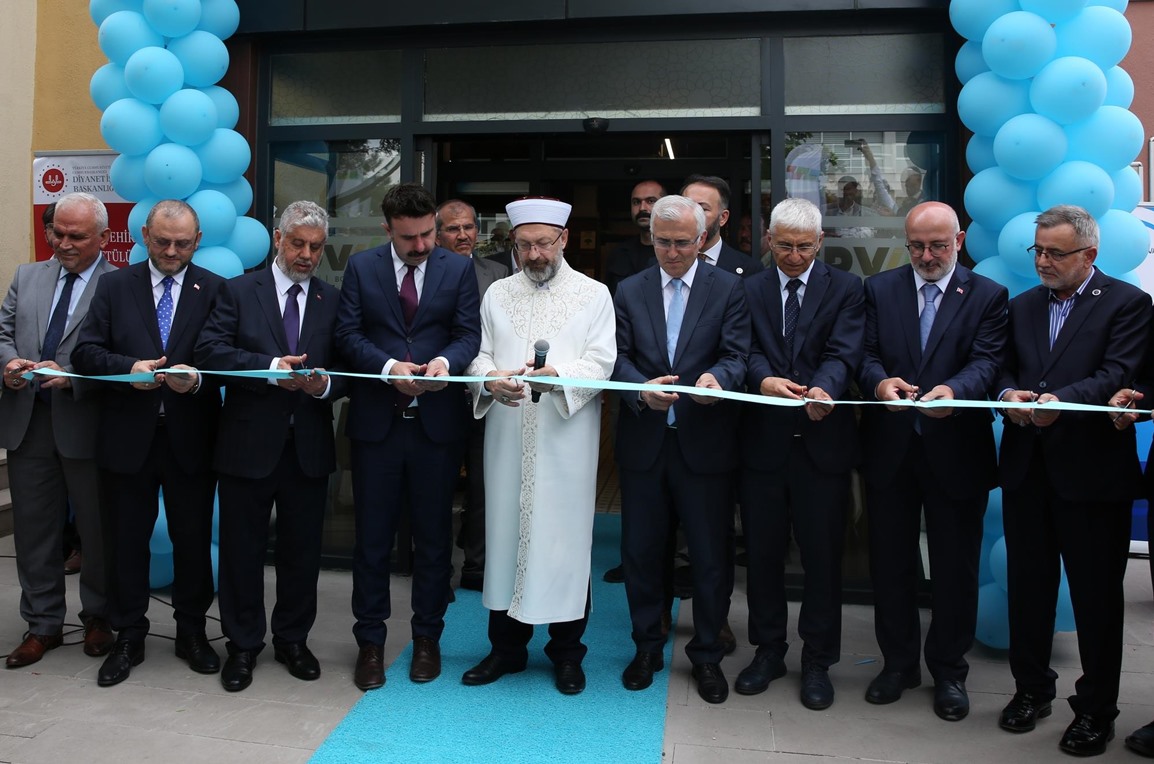 Türkiye Diyanet Vakfı Eskişehir Osmangazi Üniversitesi Kitap Kahve Açıldı